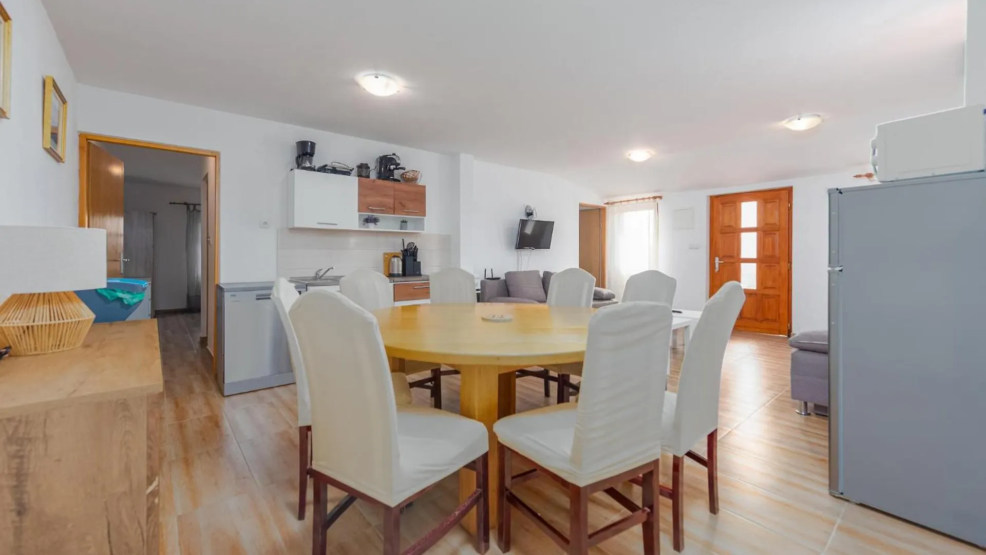 Stunning Home In Biograd Na Moru With Kitchen Hébergement de vacances